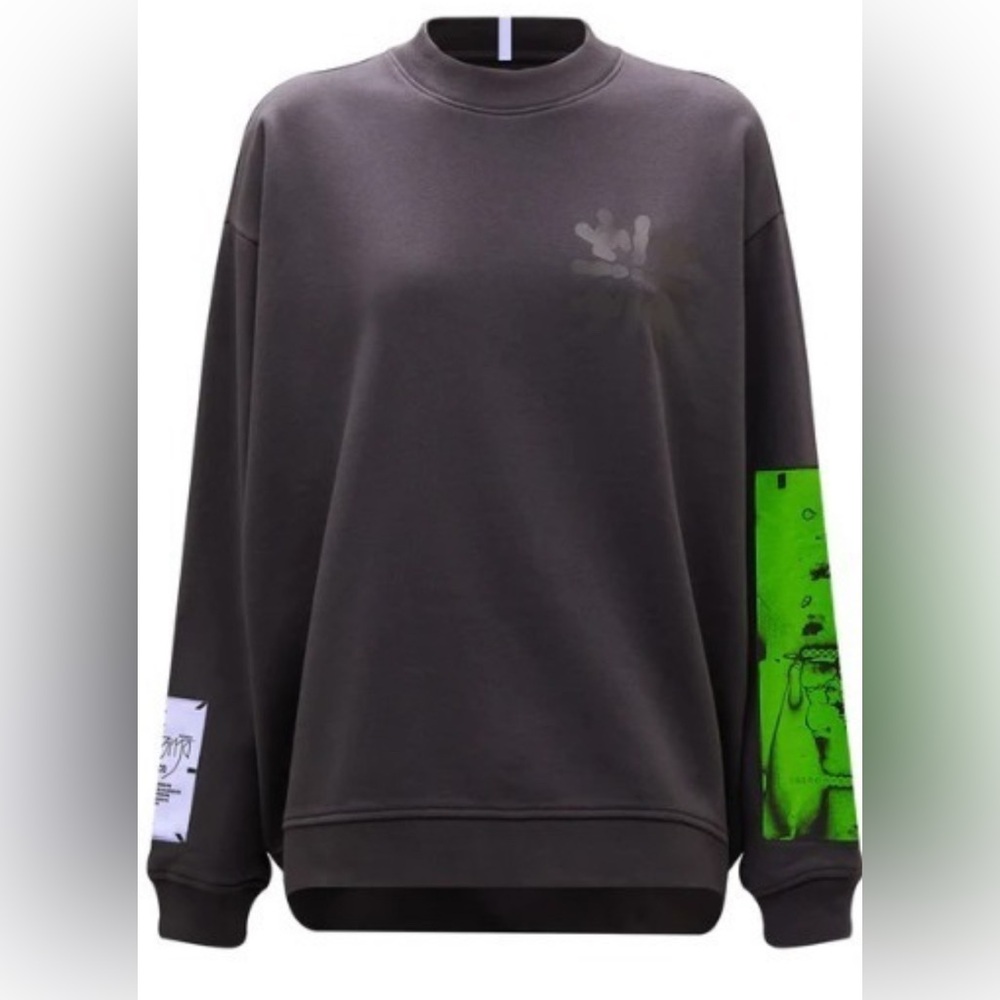 MCQ "Fantasma No. 5" Crew Neck Sweatshirt in Black Cotton
Women’s Large (New)